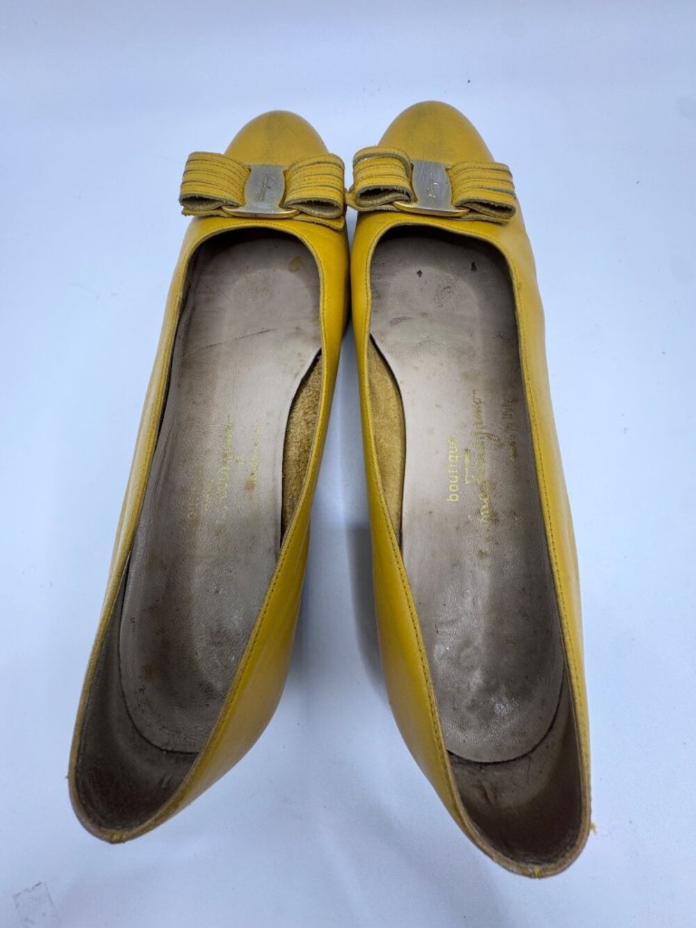 Salvatore Ferragamo Women’s Shoe Size 9.5 B Vtg Yellow Leather Flats Bow Accent - Picture 12 of 12